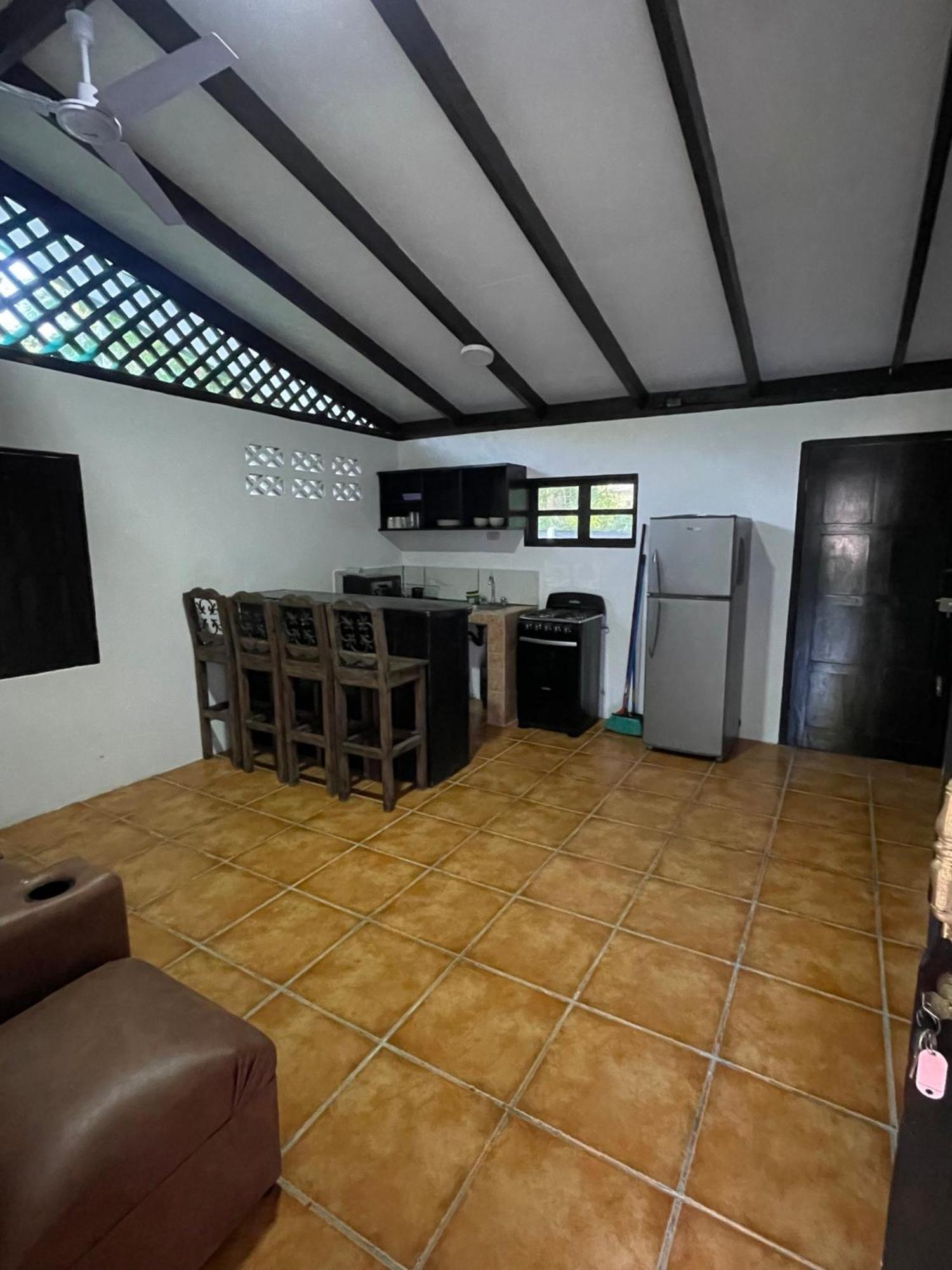 Bungalows Sloth Manzanillo  Extérieur photo