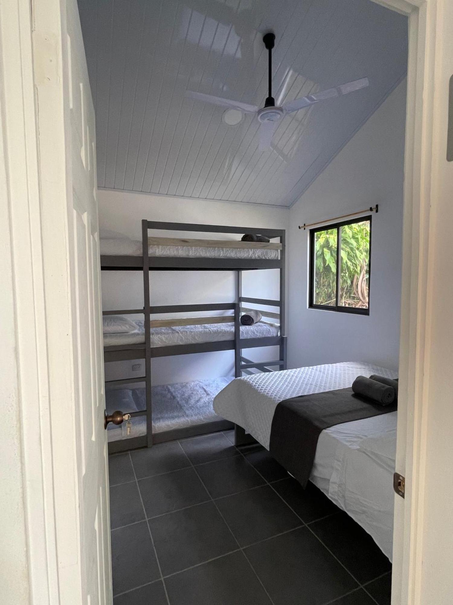 Bungalows Sloth Manzanillo  Extérieur photo